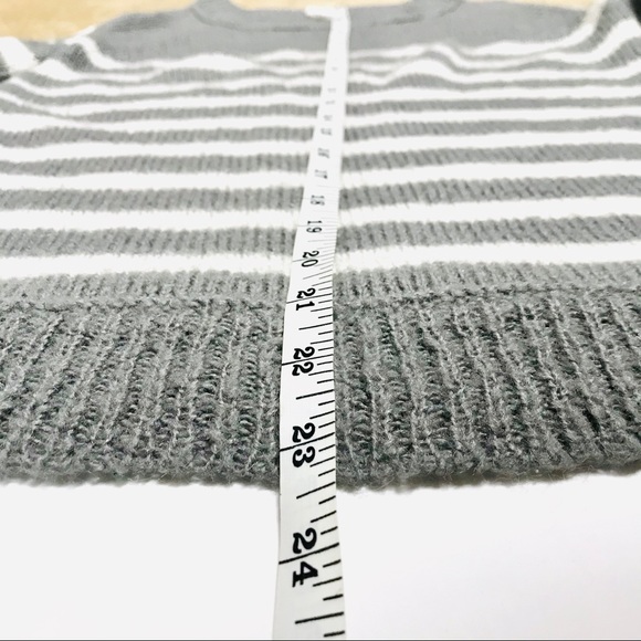 J. Crew Soft Wool Crew Neck Gray White Sweater XS - Picture 6 of 9